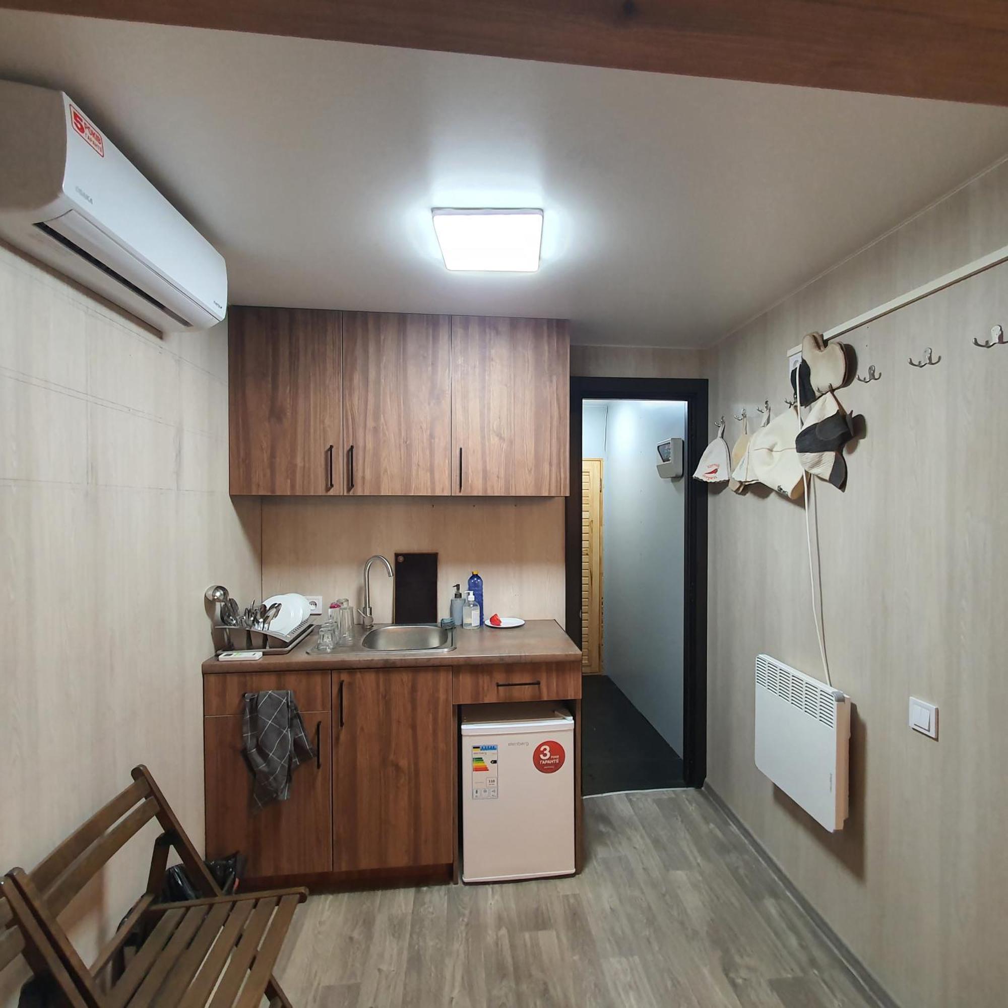 База Відпочинку Шалена Жаба Novomoskovs'k Exterior photo